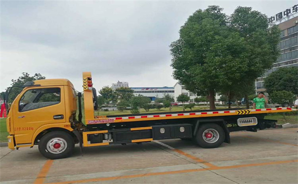 玉树定远24小时拖车救援电话号码，定远道路救援公司怎么收费的